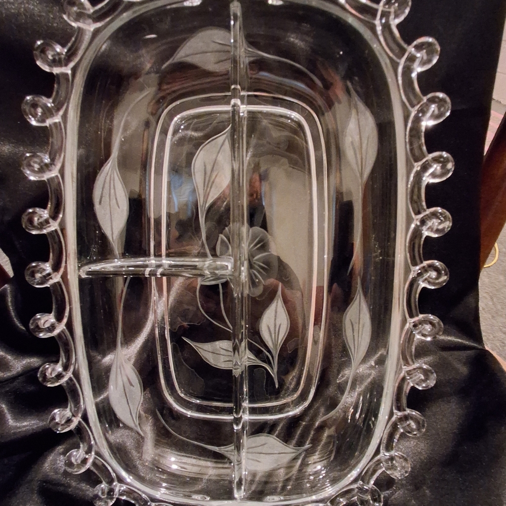 Heisey Lariat Morning Glory Pattern Crystal Divided Tray